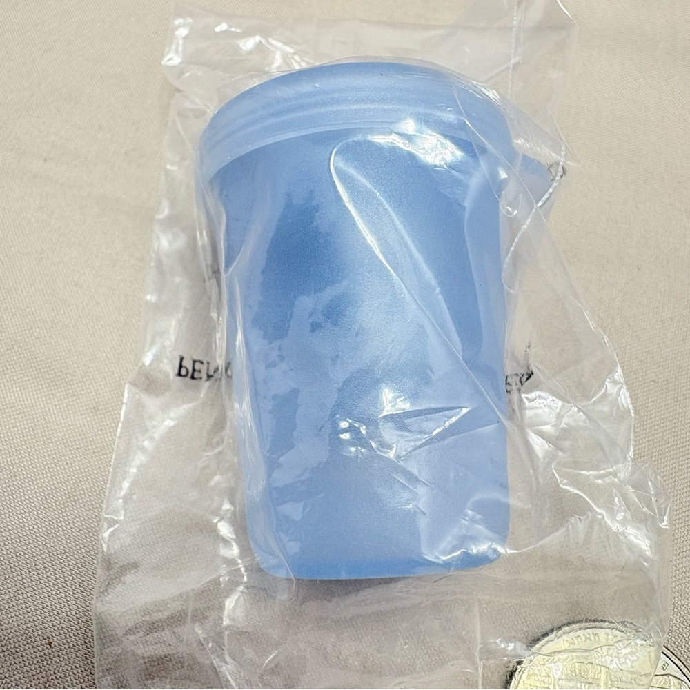 Tupperware Light Blue Pencil Sharpener great for eyebrow, eyeliner lip liners - Picture 3 of 3